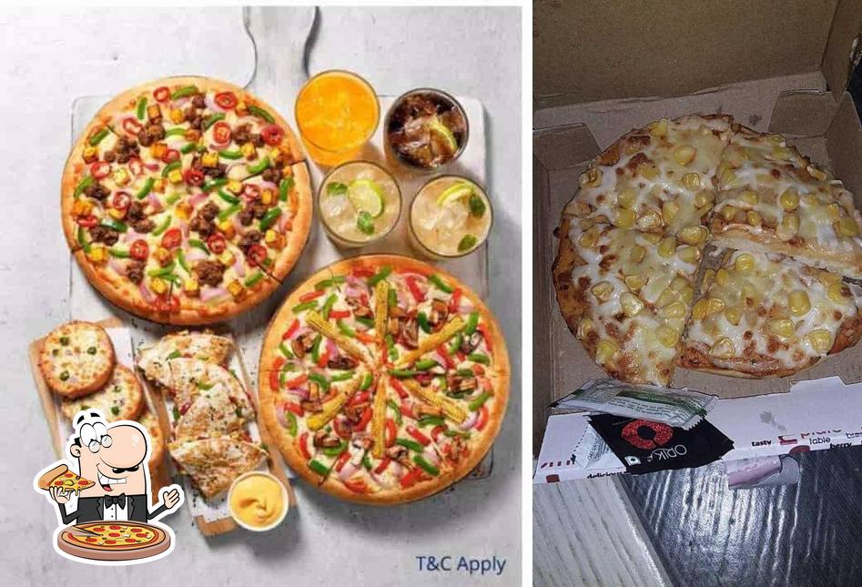 Order pizza at Pizza Crown