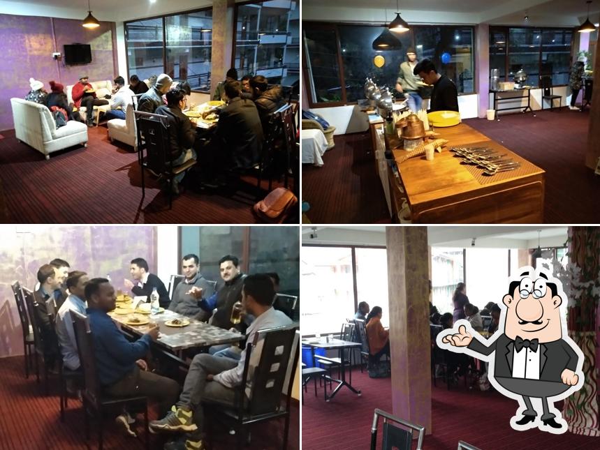 Check out how Tandoori Platter looks inside