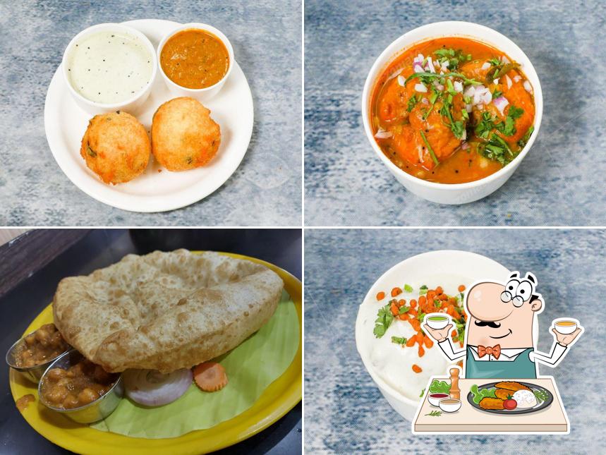 Food at Hotel New Saravanass