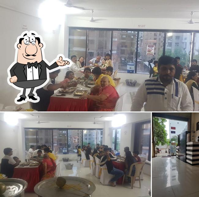 The interior of Shri Mahavir Jain Bhojanshala