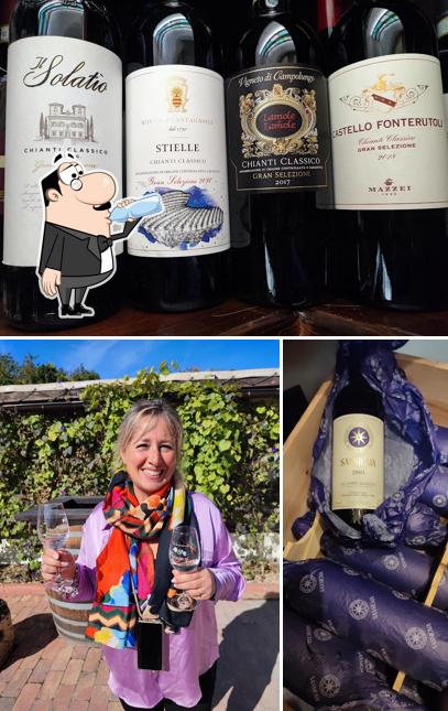 Guarda la foto che presenta la bevanda e cibo di Irnum Enoteca,caffè,coloniali