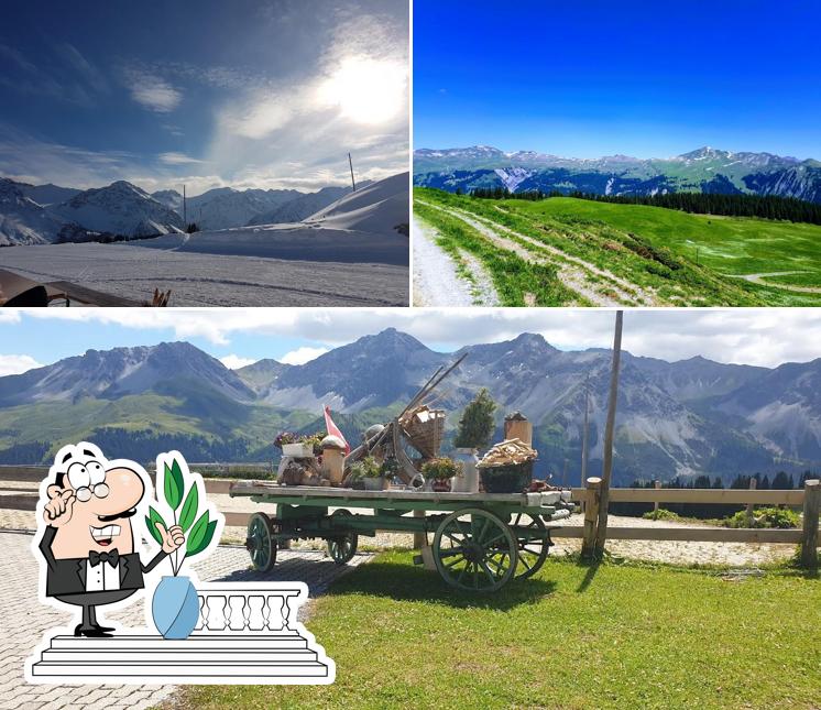 Puoi goderti l'aria fresca da seduto all'esterno di Prätschalp Beizli