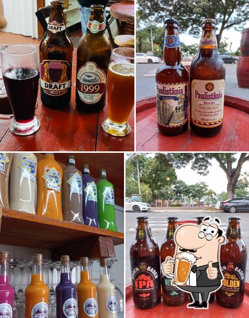 Peça um copo de cerveja leve ou escura