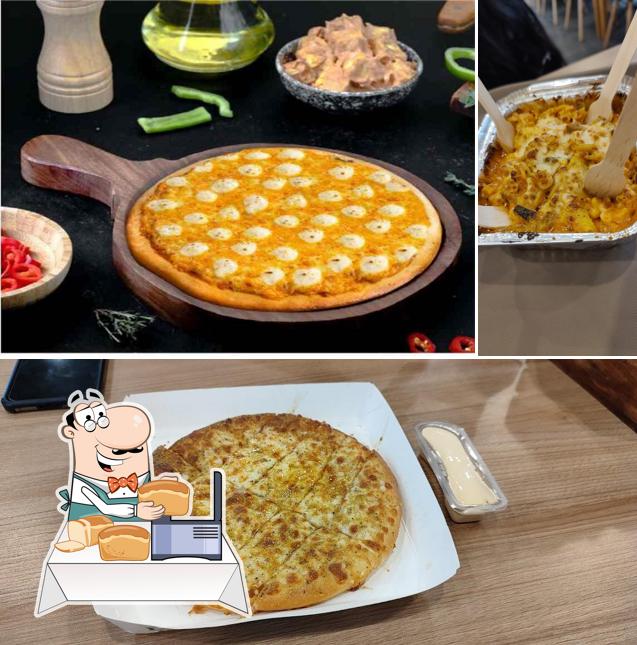 Garlic bread at La Milano Pizzeria