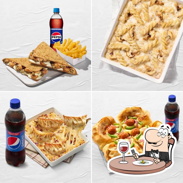 Food at Pizza Hut Golden I Mall, Greater Noida