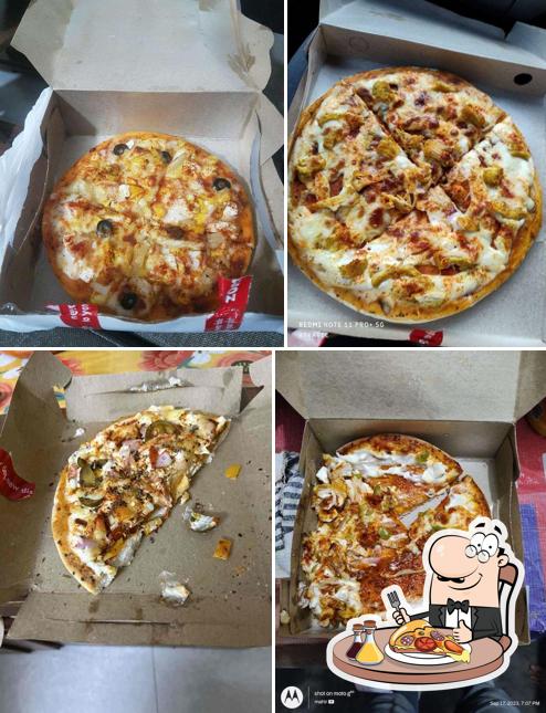 Pick pizza at Pizzasta Express