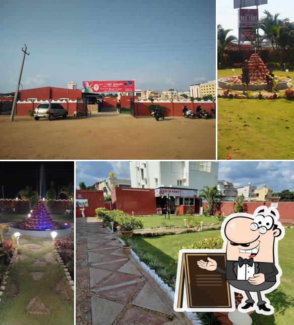 The exterior of Red Fort Family Garden Restaurant
