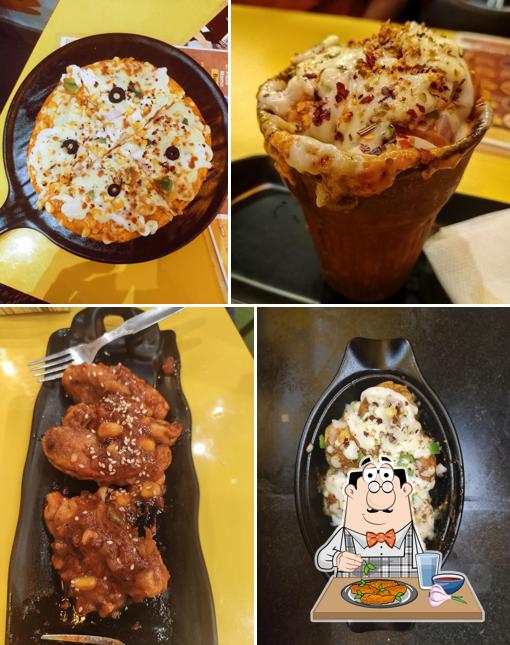 Chicken wings at Momo Chitte - Howrah Maidan