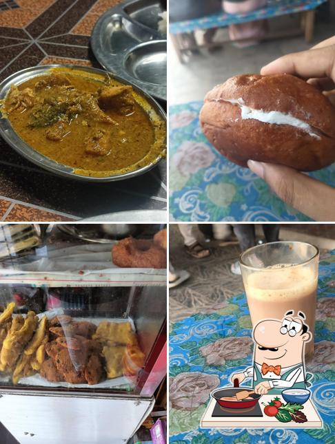 Chicken curry at Valiyaveettil Shaju's Hotel and Tea Shop