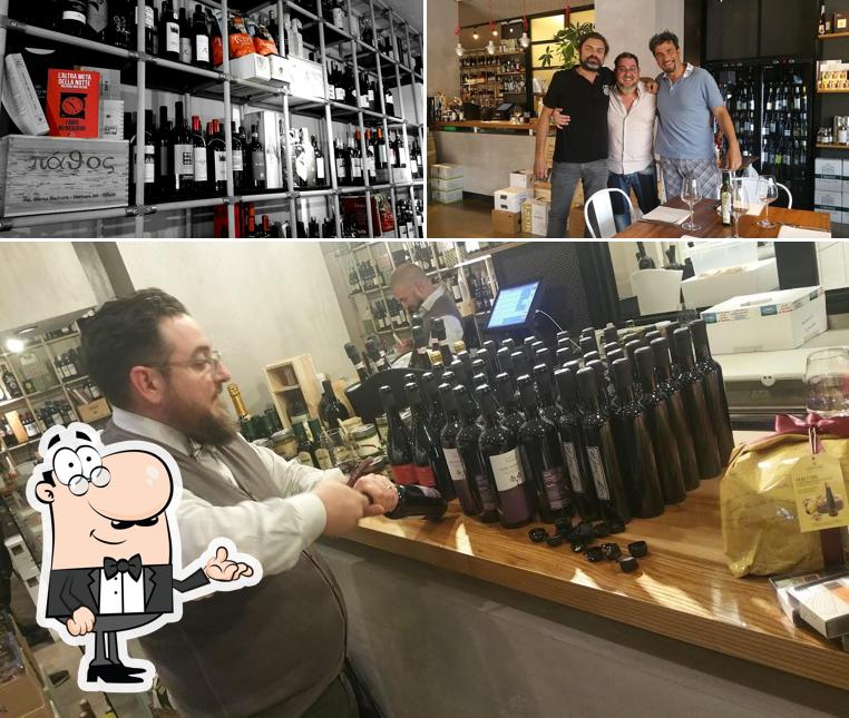 Gli interni di Rossoantico Bottiglieria