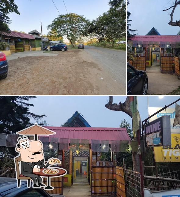 You can get some fresh air at the outside area of D' Towkak Dhaba and Wine BAR