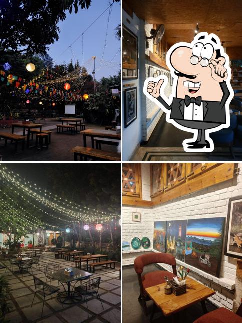 The interior of MUSEE Art Café