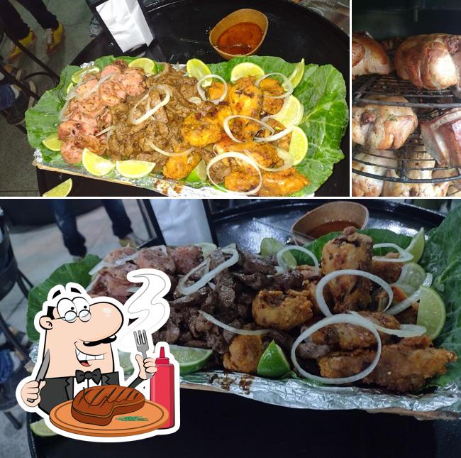 Peça pratos de carne no Na Praça Frango & Cia