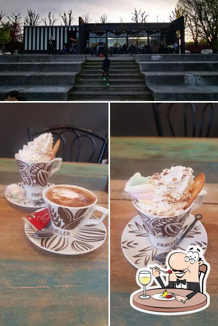 Bar Al Parco Verdi - Società Cooperativa si caratterizza per la cibo e interni