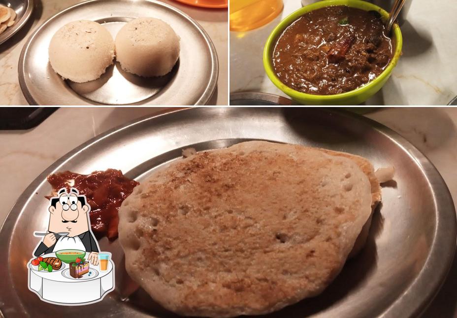 Hot and sour soup at Dharavi Thattukada