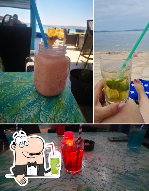 Goditi un drink a Kubus Beach Bar