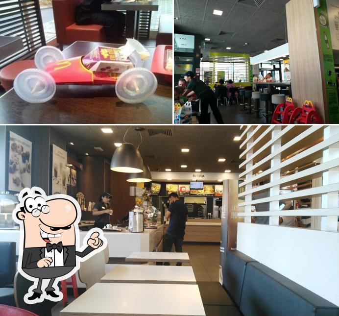 Dai un'occhiata agli interni di McDonald's Sora