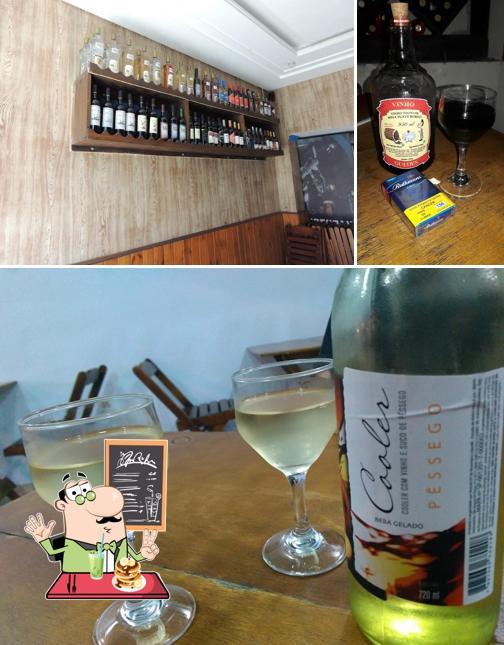 O Guedes Vinho e Cia / Casa do Vinho Guedes serve álcool