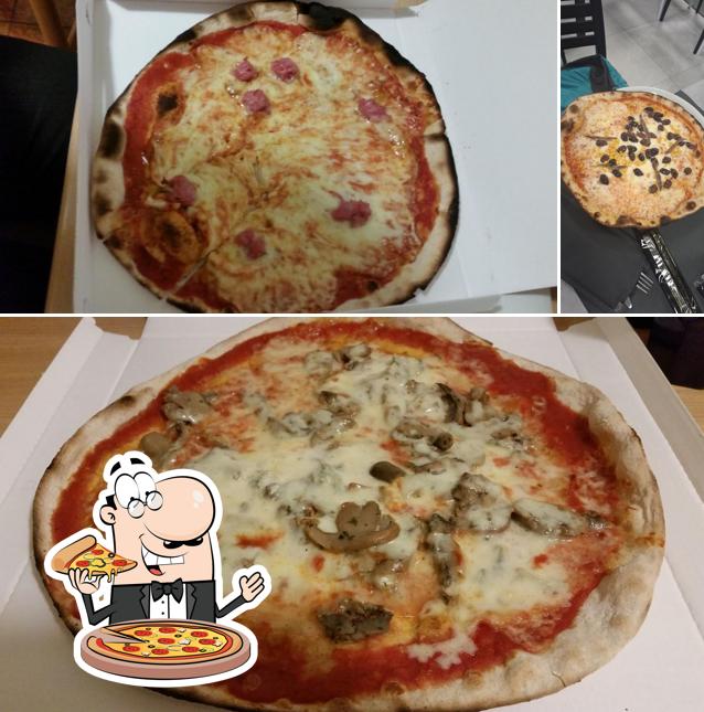 Ordina tra le svariate varianti di pizza