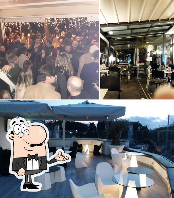 Dai un'occhiata agli interni di Mama Bar