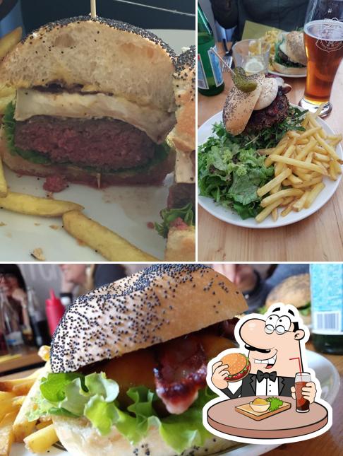 Gustati uno dei tipi di hamburger serviti a Inglewood Plainpalais