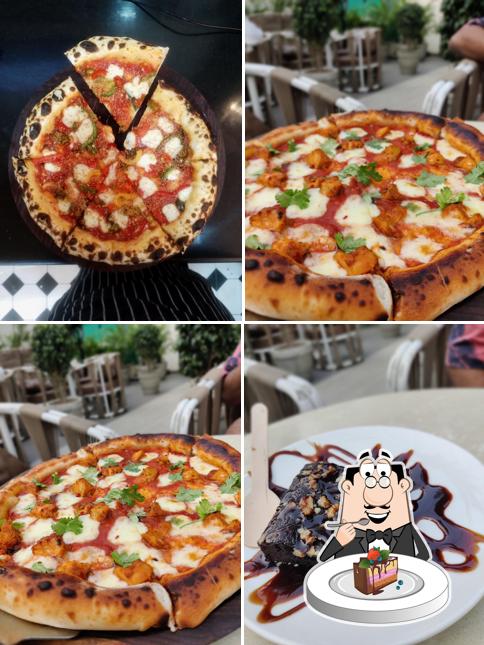 Chocolate cake at Sardar-Ji-Bakhsh Coffee Patliputra Colony, Patna