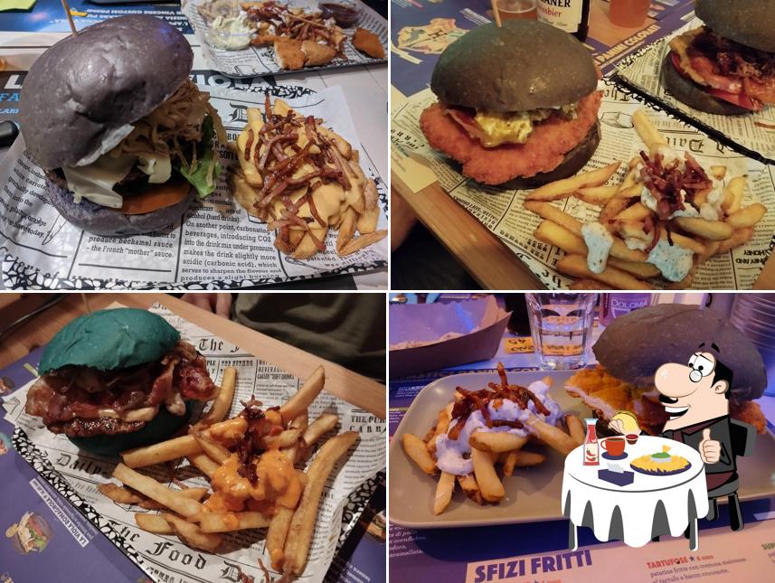 Ordina un hamburger a La Mucca Viola - Ravenna