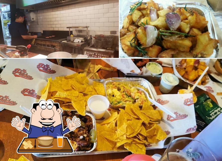 Platos en The Pitchers Burger and Baseball