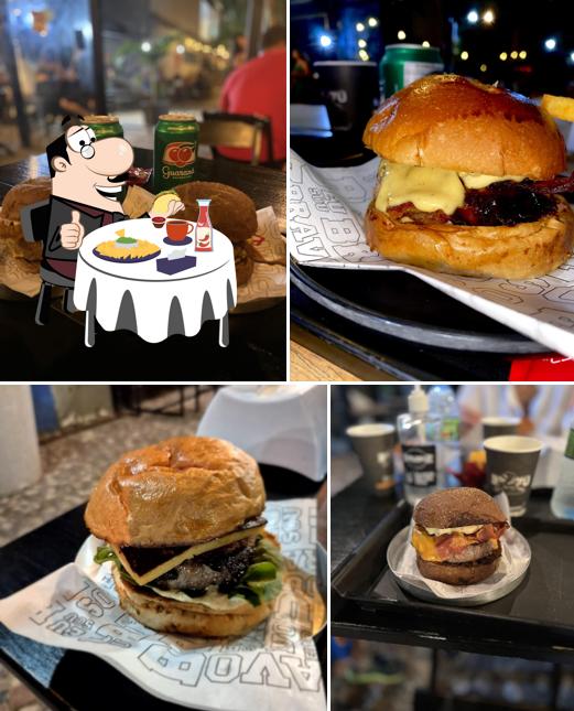 Delicie-se com um hambúrguer no BRAVO Burger & Beer - Barra