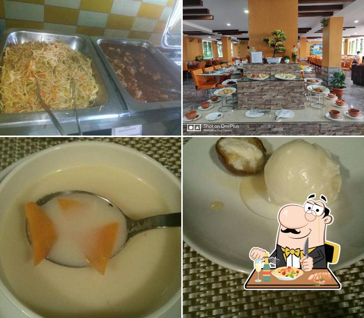 Pad thai at The Ritz Club House