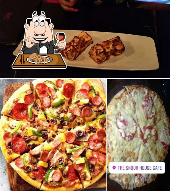 Try out pizza at The Snook House Cafe