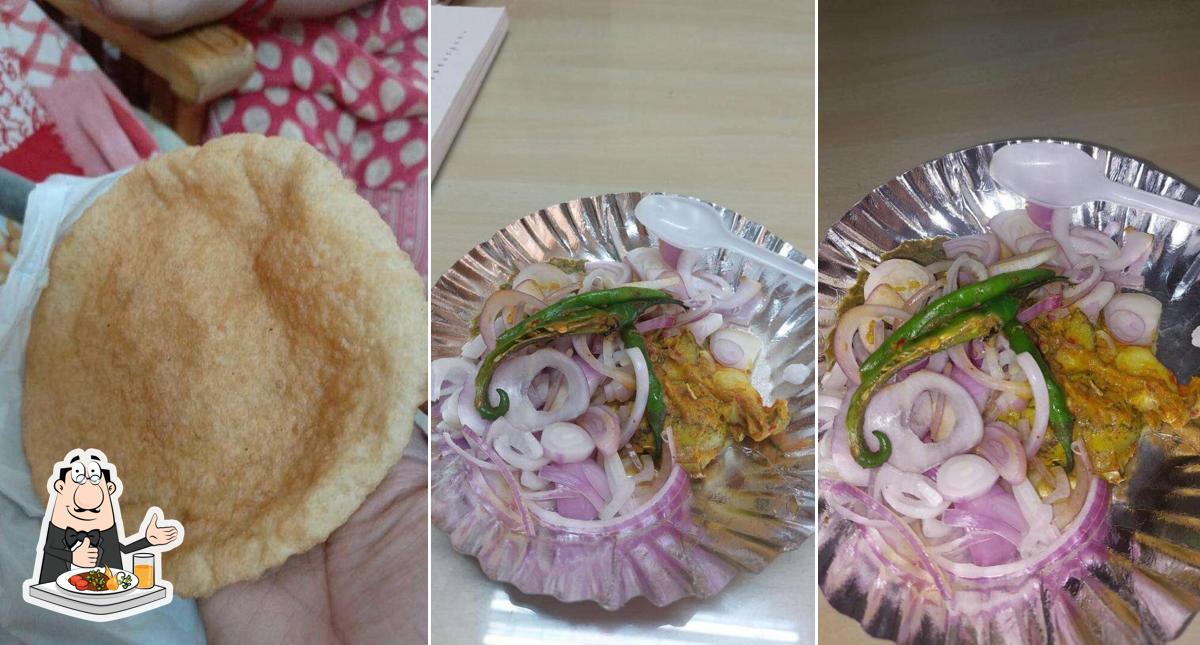 Food at Lamba Chole Bhature