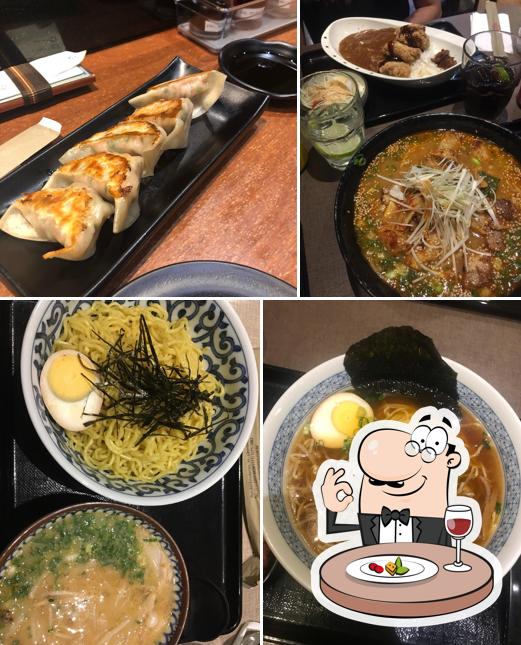 Comida em Momo Lamen