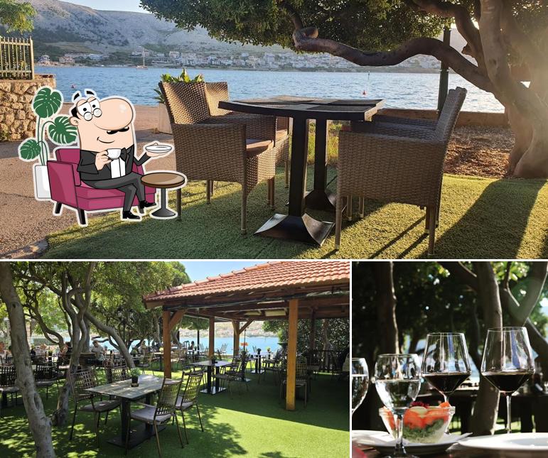 La foto della interni e vino di Bistro Attica