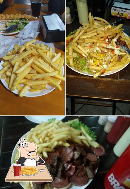 At Lanches Ponto Certo you can taste finger chips