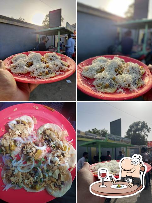 Food at Khalid Bhai Evening Aalupuri