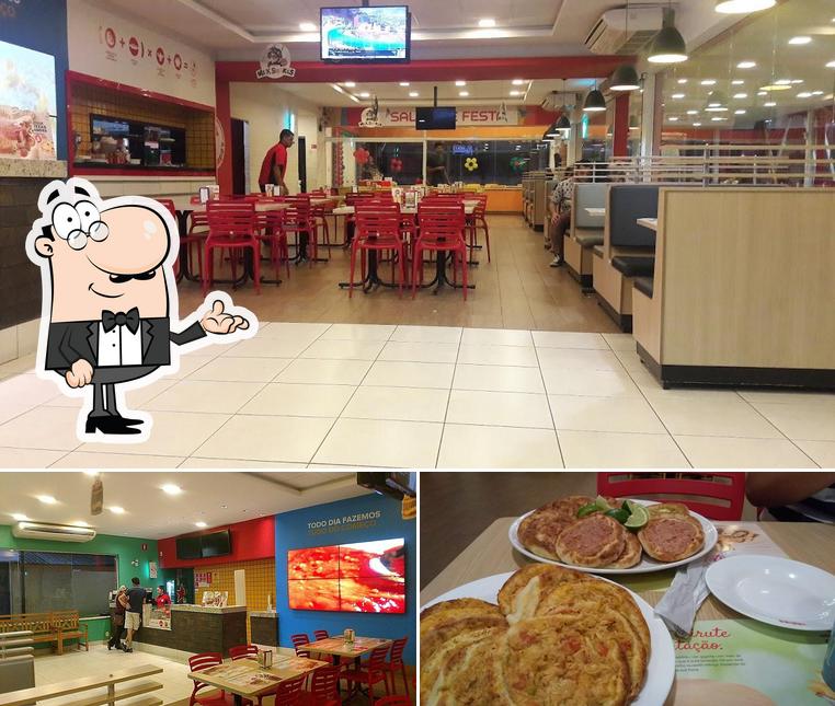 A interior e comida do restaurante