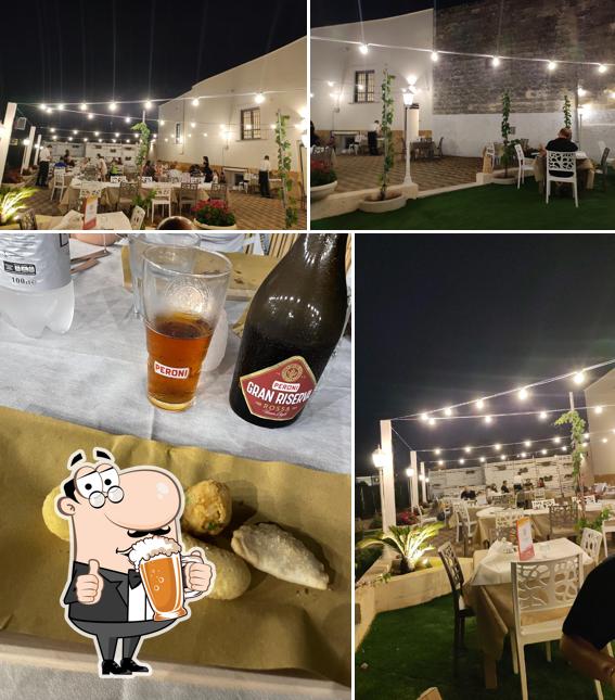 Puoi prenderti un rinfrescante bicchiere di birra chiara o scura