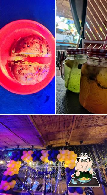 Food at New Moonlight Cafe