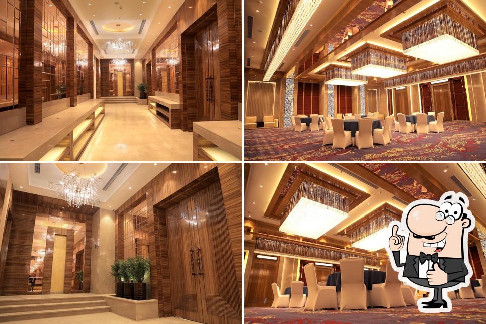 Here's a pic of Cafe western - multi cuisine restaurant (Best western Vrindavan)