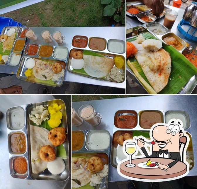 Idli at The Kanchipuram Cafe