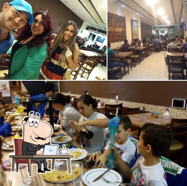 O interior do Casa Nossa Pizzaria