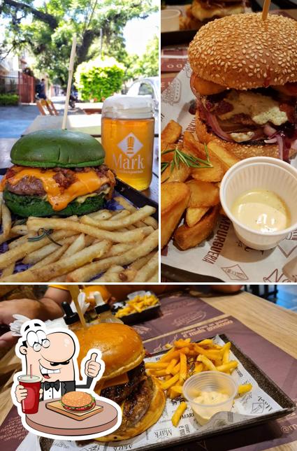 Peça um hambúrguer no Mark Hamburgueria Cidade Baixa