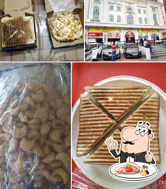 Order different types of pizza