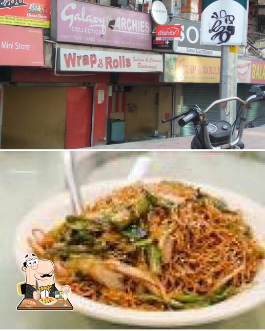 Food at Wrap & Rolls