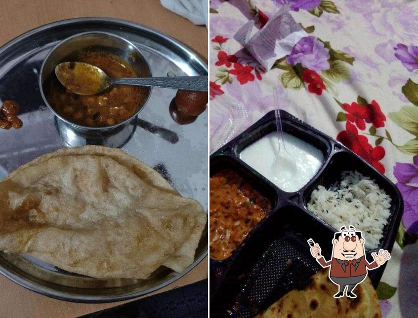 Food at Punjabi Chola Bhatura Point