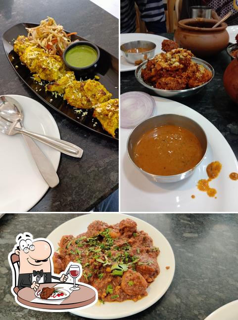 Order meat meals at Hotel Peth Pujari