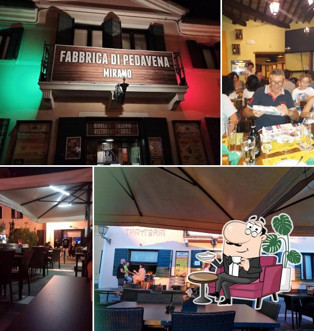 Siediti a un tavolo di Fabbrica di Pedavena Mirano