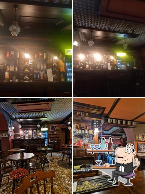 Gli interni di Cockney London Pub 1997