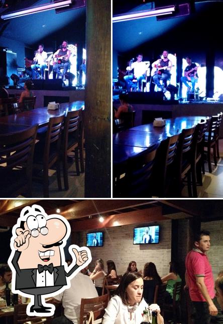 O interior do Paraty Chopperia